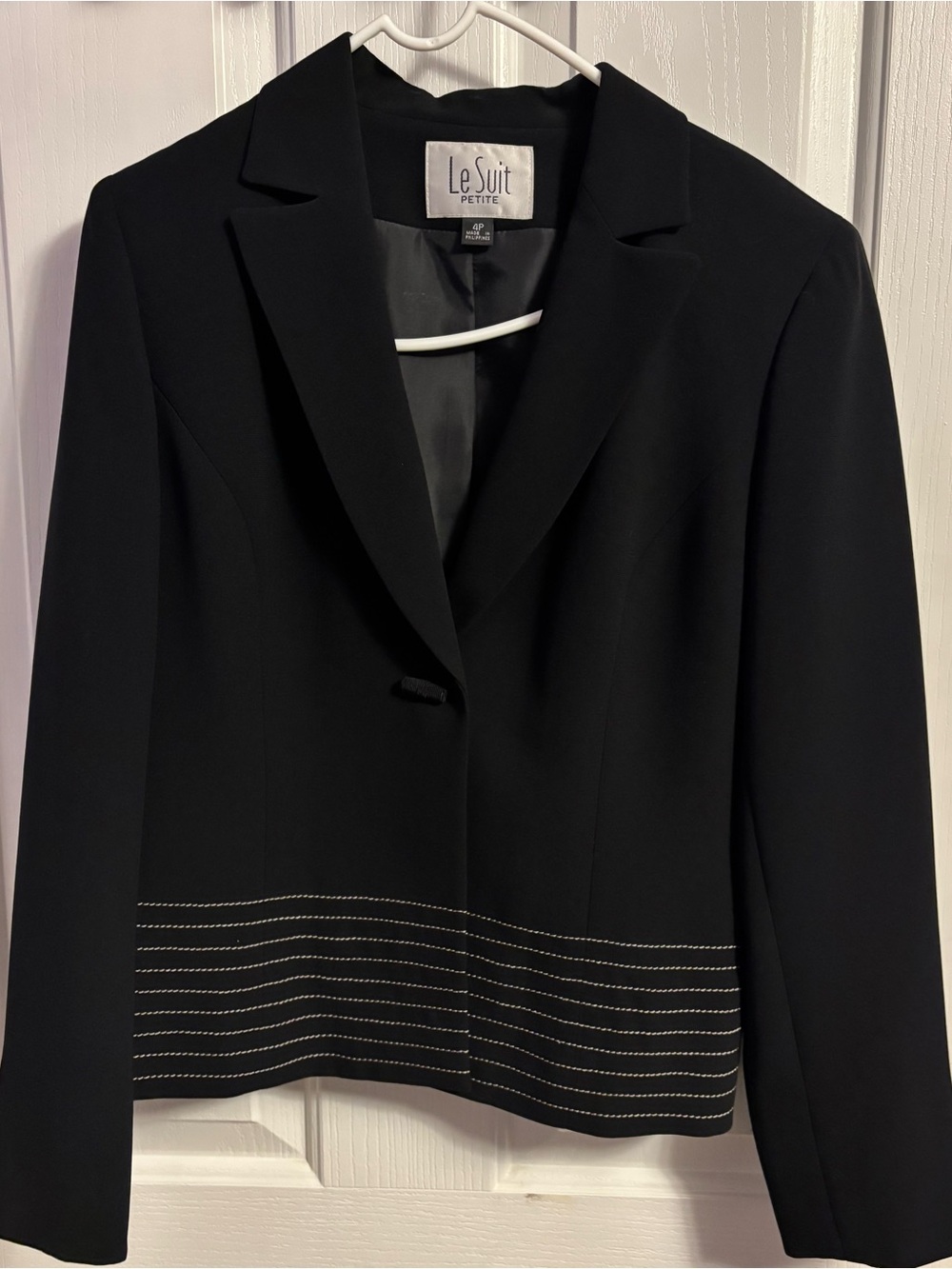 Le Suit Black Petite Single-Button Blazer with Hem Stitching